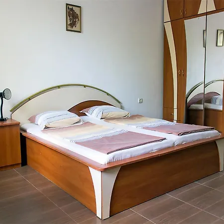 For Rent - Desi Варна