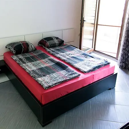 Ваканционна къща For Rent - Desi Варна
